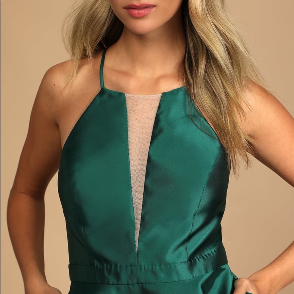 NWOT Lulu’s Take a Picture Green Satin Plunge Skater Dress With Pockets Small - Picture 4 of 10